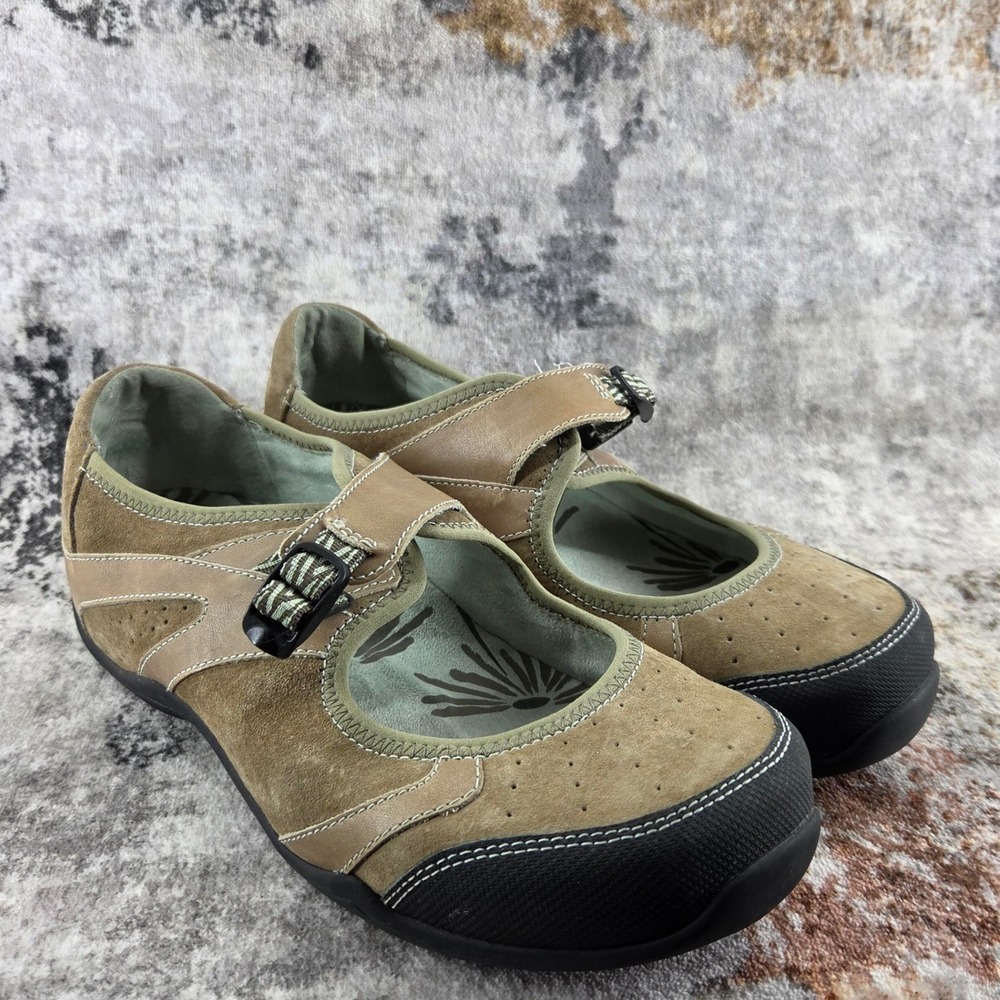 Ahnu Mary Jane Shoes Womens 8.5 Tan Suede Leather  Buckle Strap Comfort Walking